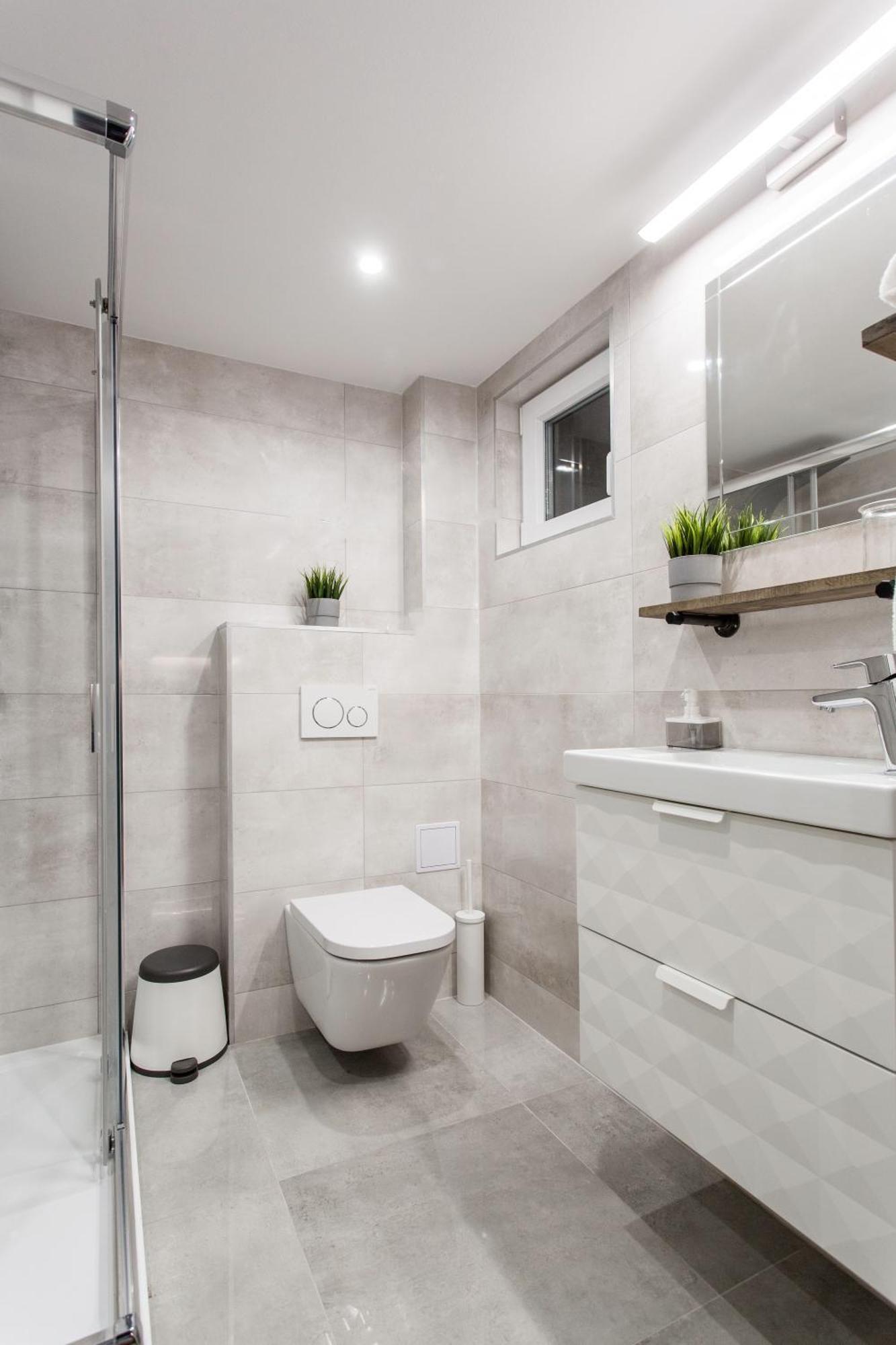 Walk To Nightlife From Elegant And Quiet Apartment Budapest